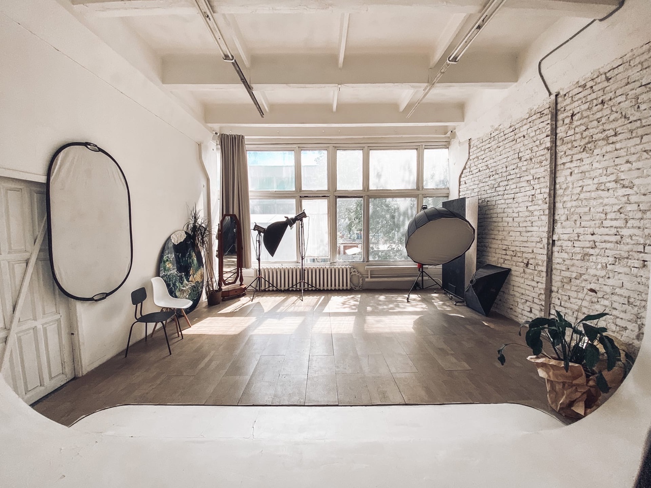 Аренда фотостудии Alta Costura Зал Milk  в Екатеринбурге | Фото 