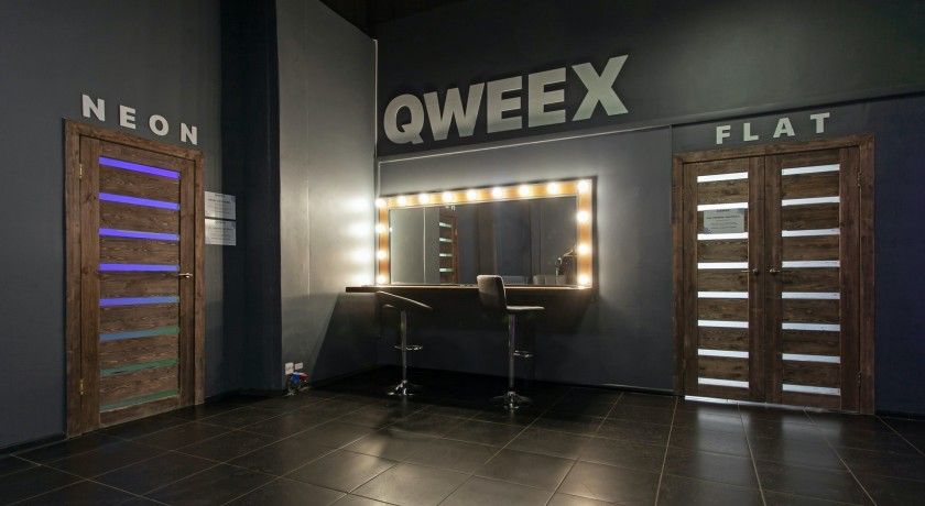 Аренда фотостудии QWEEX CAMPUS Зал NEON в Москве | Фото 