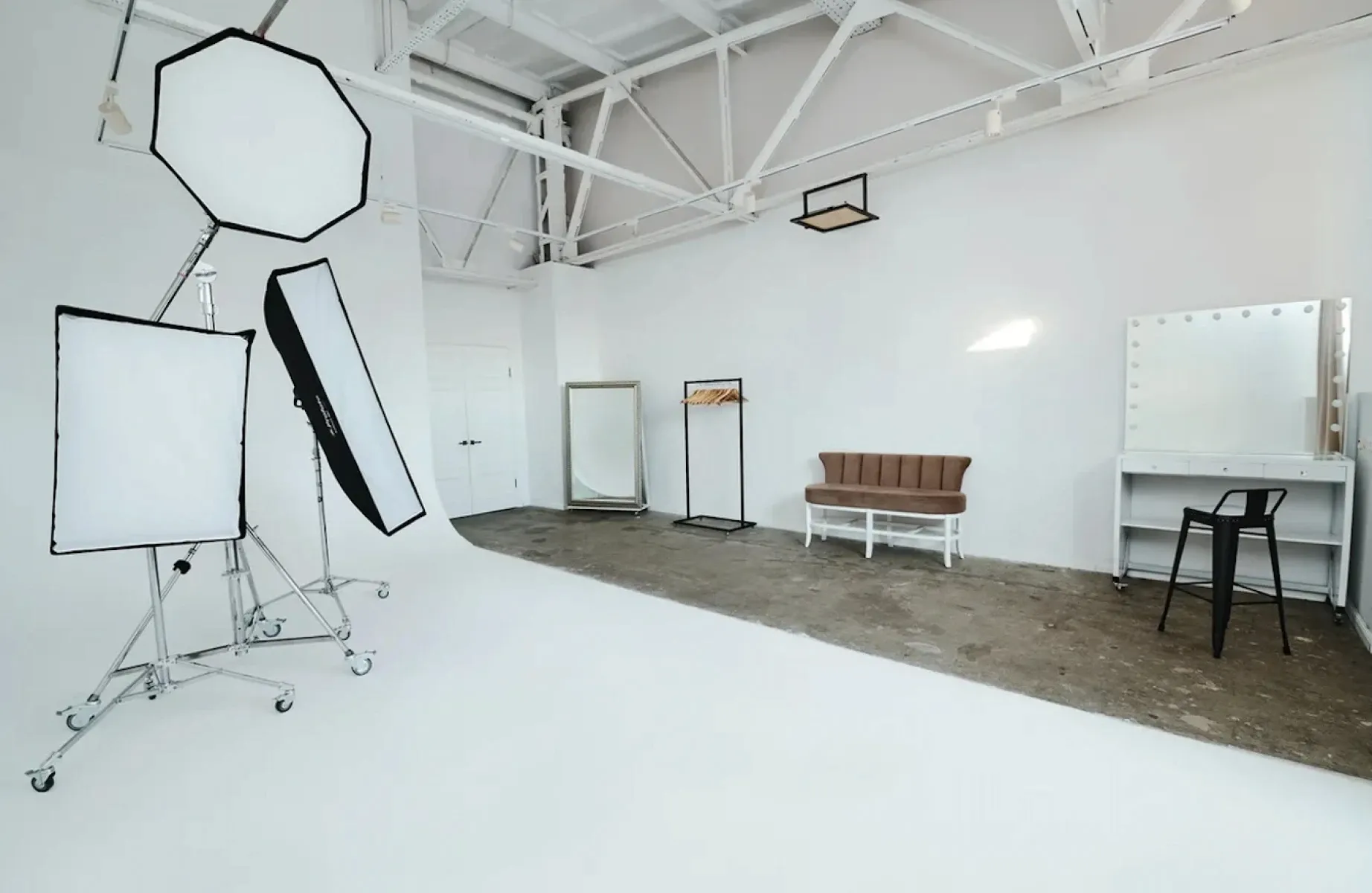 Аренда фотостудии MAYAK 1.0 Зал 60  в Москве | Фото 