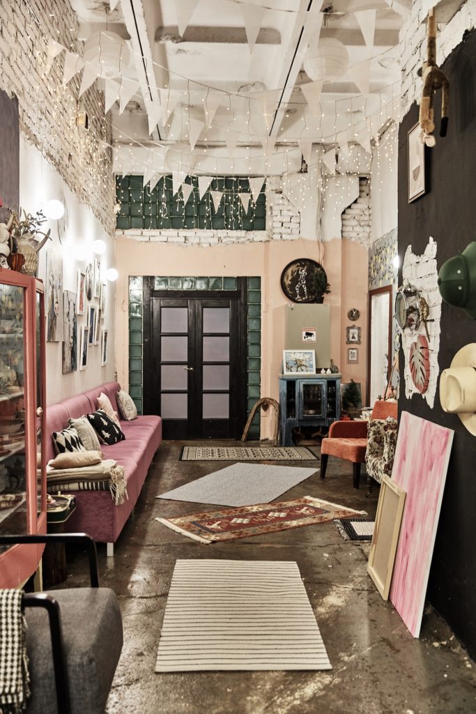 Аренда фотостудии CHUVSTVO Зал Холл. Детская. Кофейня. Гардероб. в Екатеринбурге | Фото 