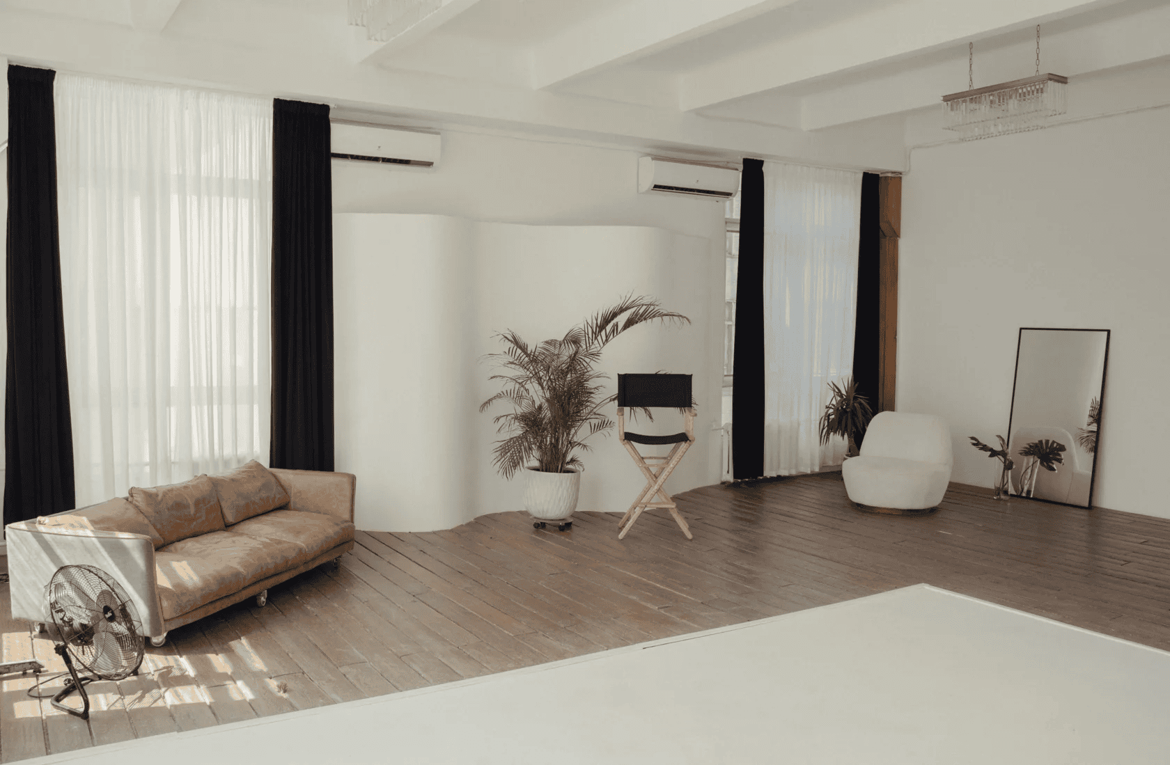 Аренда фотостудии OneTake studio Зал WHITE в Москве | Фото 