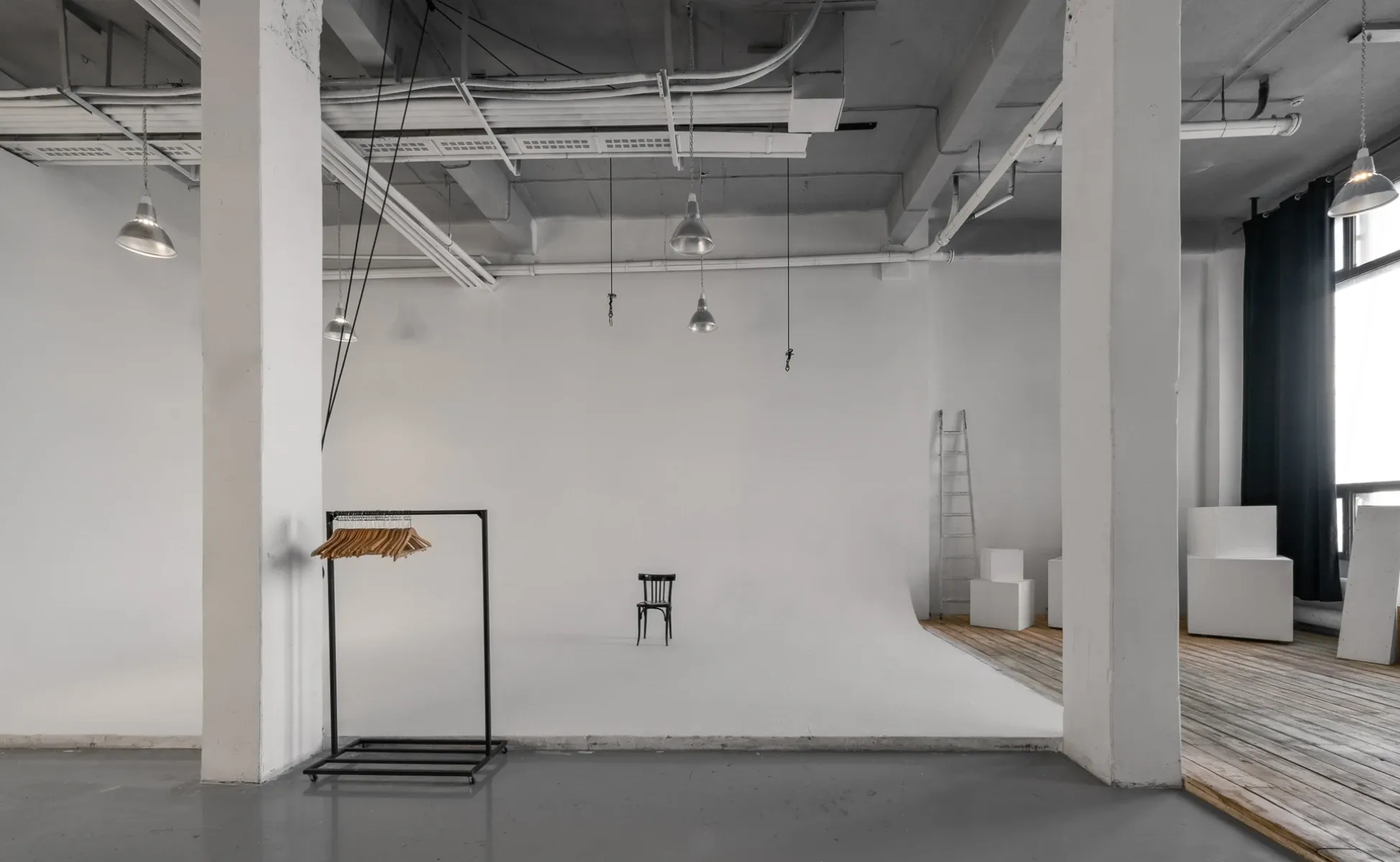 Аренда фотостудии WE CAMPUS (QWEEX) Зал SET  в Москве | Фото 