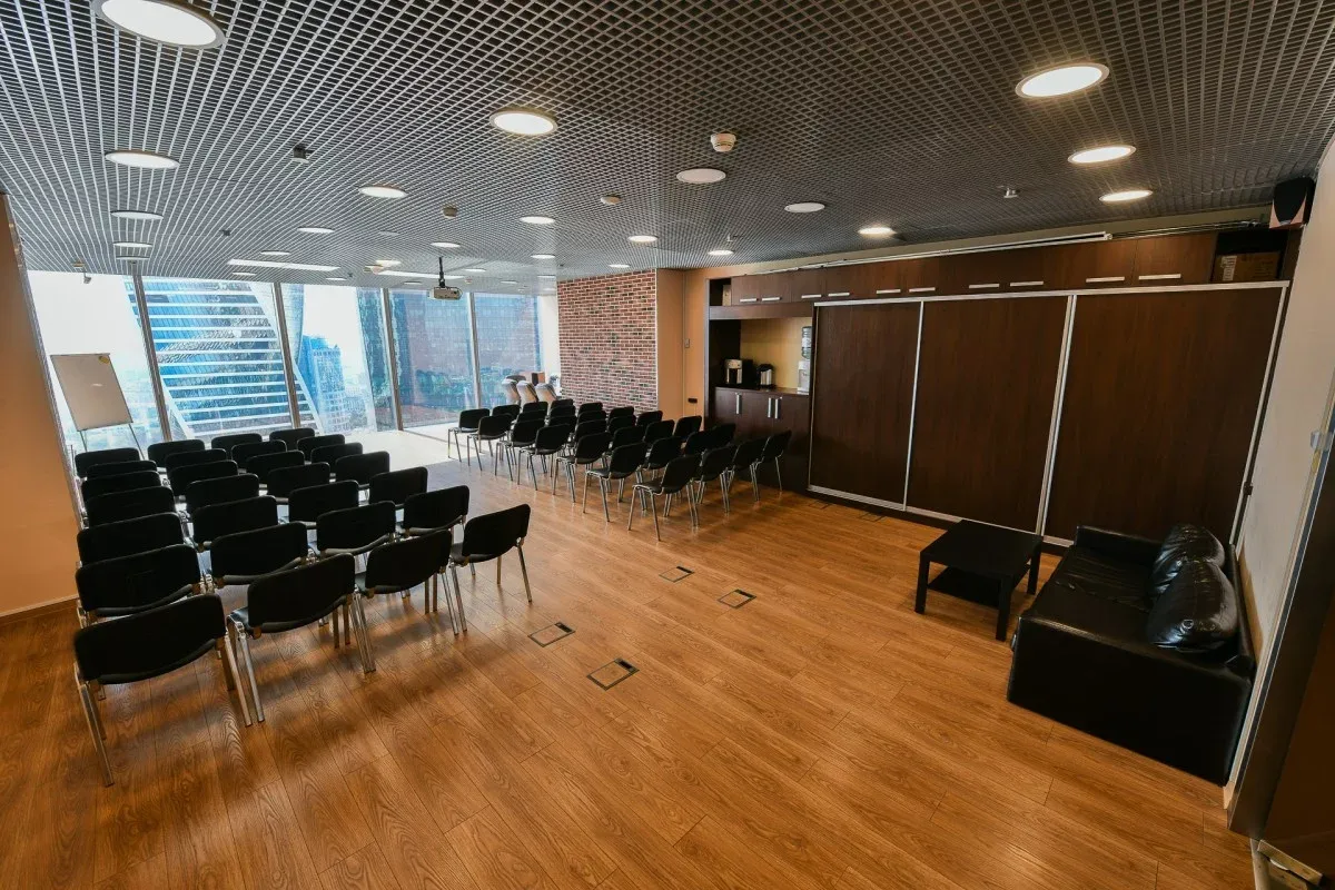 Аренда фотостудии ООО "Московский Офисный Центр" Зал Белый лофт в Москве | Фото 