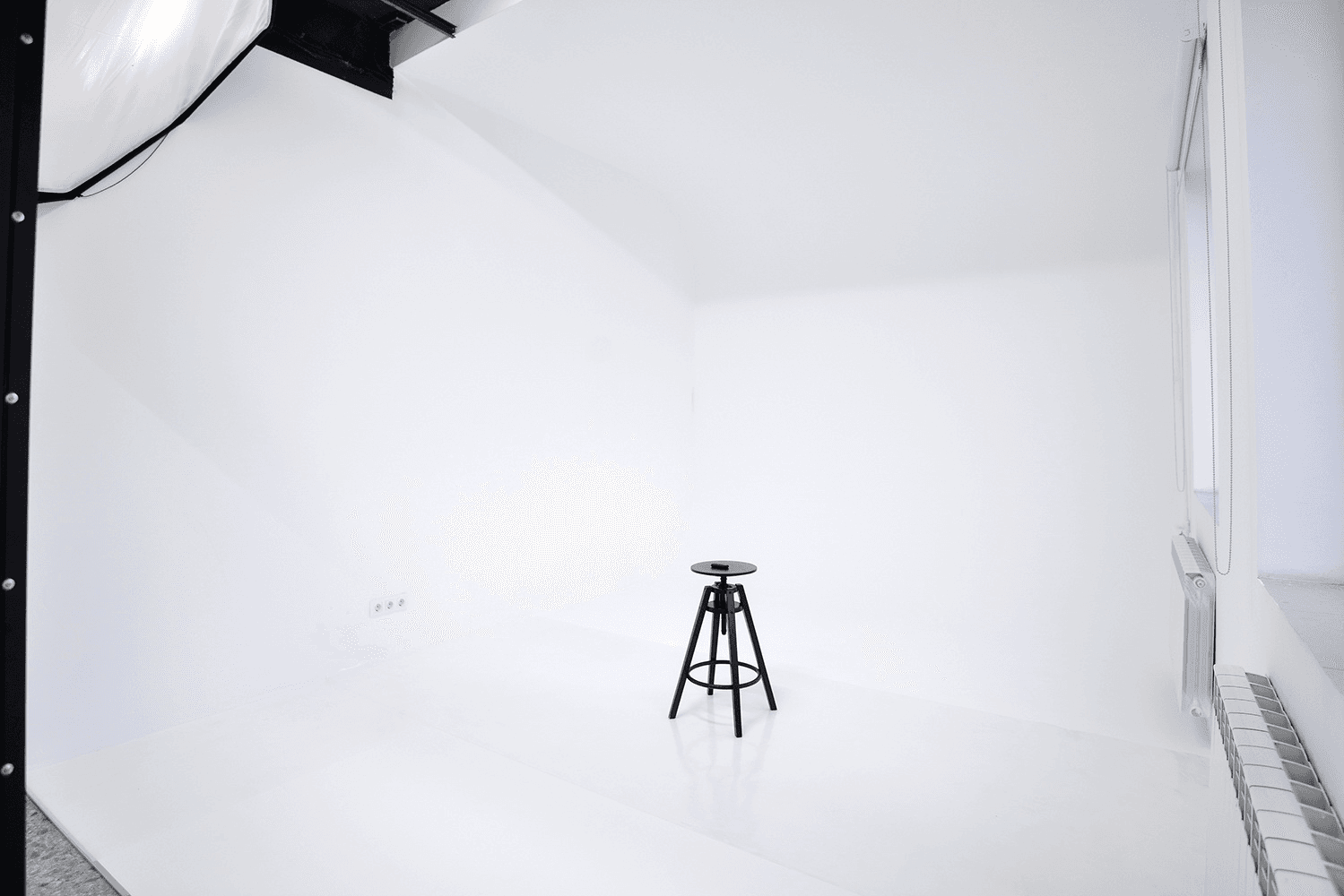 Аренда фотостудии Cross-Studio Зал Reflect - студия автопортрета в Москве | Фото 