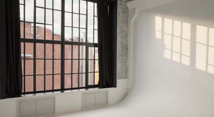 Аренда фотостудии Studio 212 Зал 110 ST. в Санкт-Петербурге | Фото 