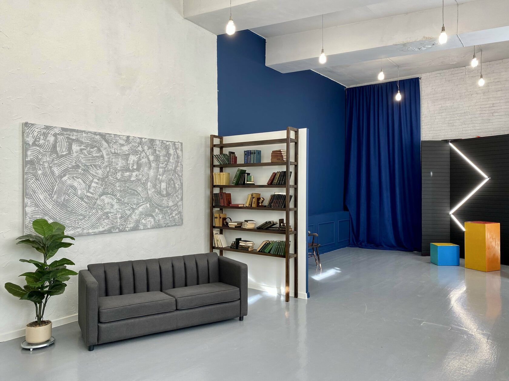 Аренда фотостудии Френды Зал MAX  В Иркутске | Фото 