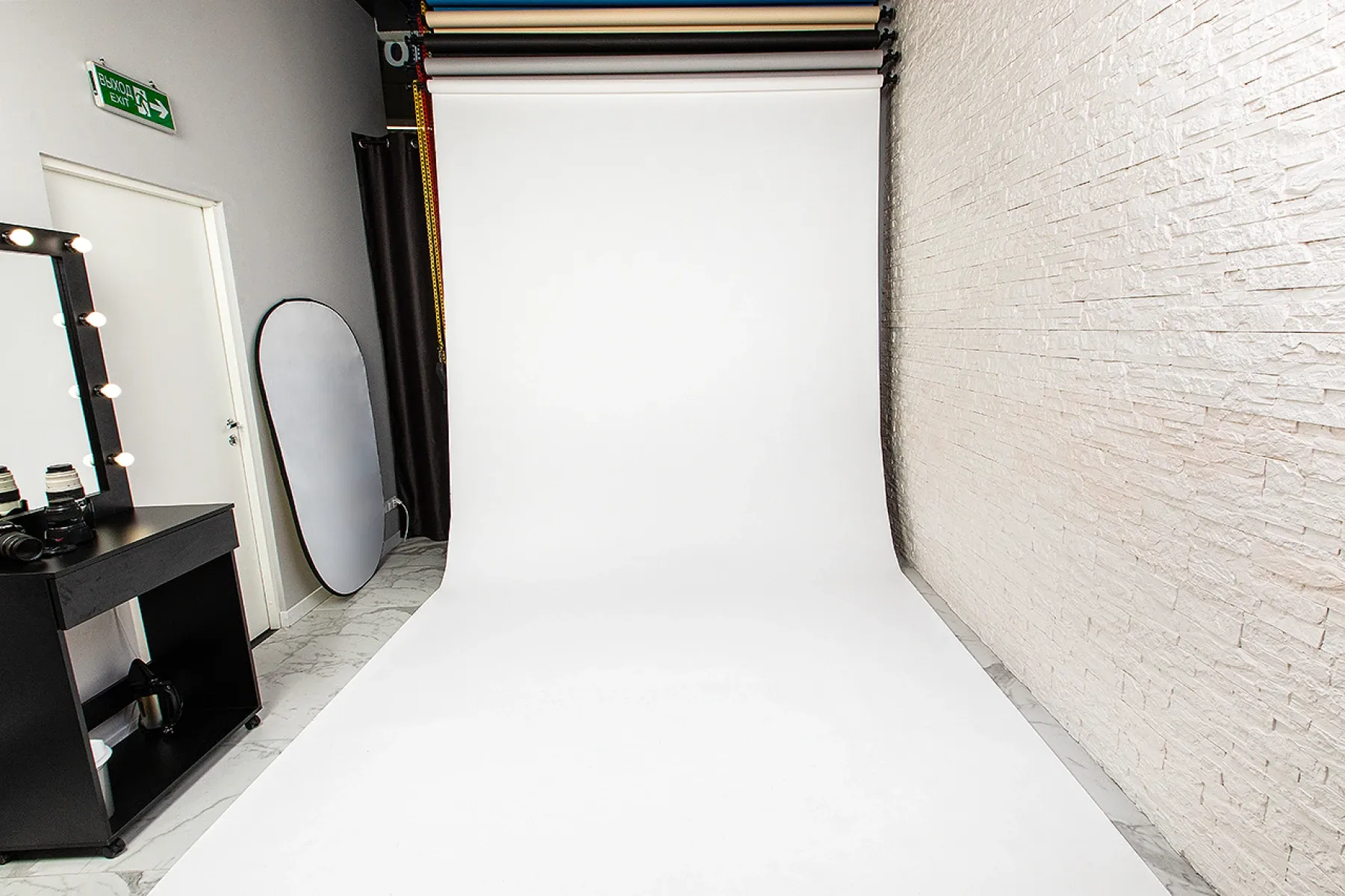 Аренда фотостудии АкулФото Зал Black & White в Москве | Фото 