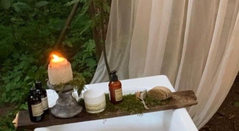 Аренда фотостудии Домик в лесу Зал Ванна в лесу в Москве | Фото 