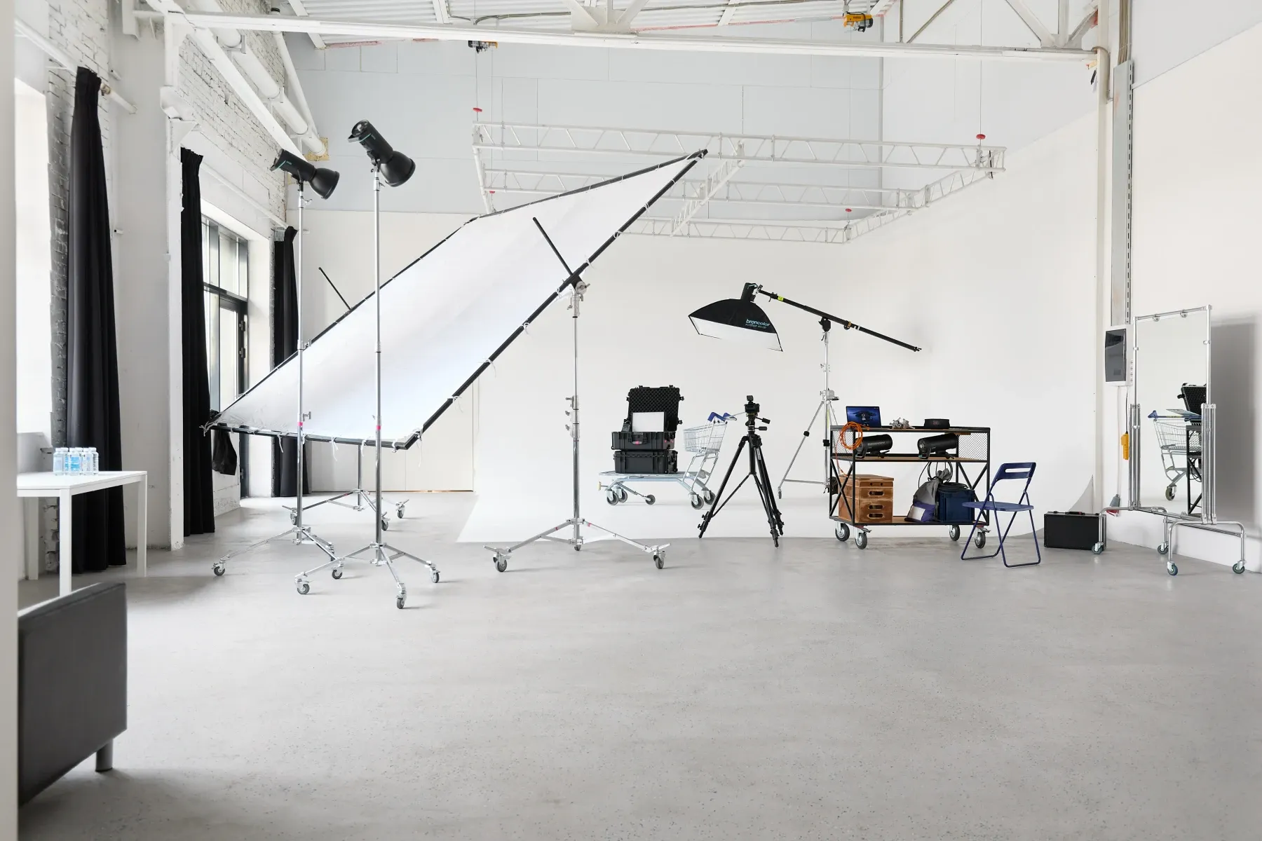 Аренда фотостудии MAYAK 2.0 Зал 150  в Москве | Фото 
