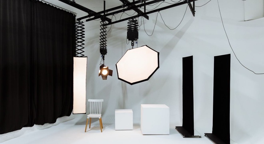 Аренда фотостудии BeverlyHills Зал ЦИКЛОРАМА в Санкт-Петербурге | Фото 