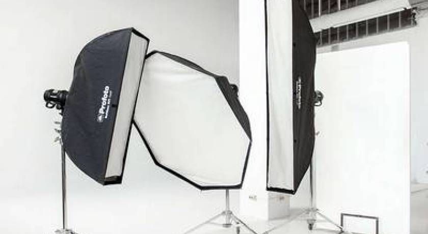 Аренда фотостудии QWEEX CAMPUS Зал BLANC в Москве | Фото 