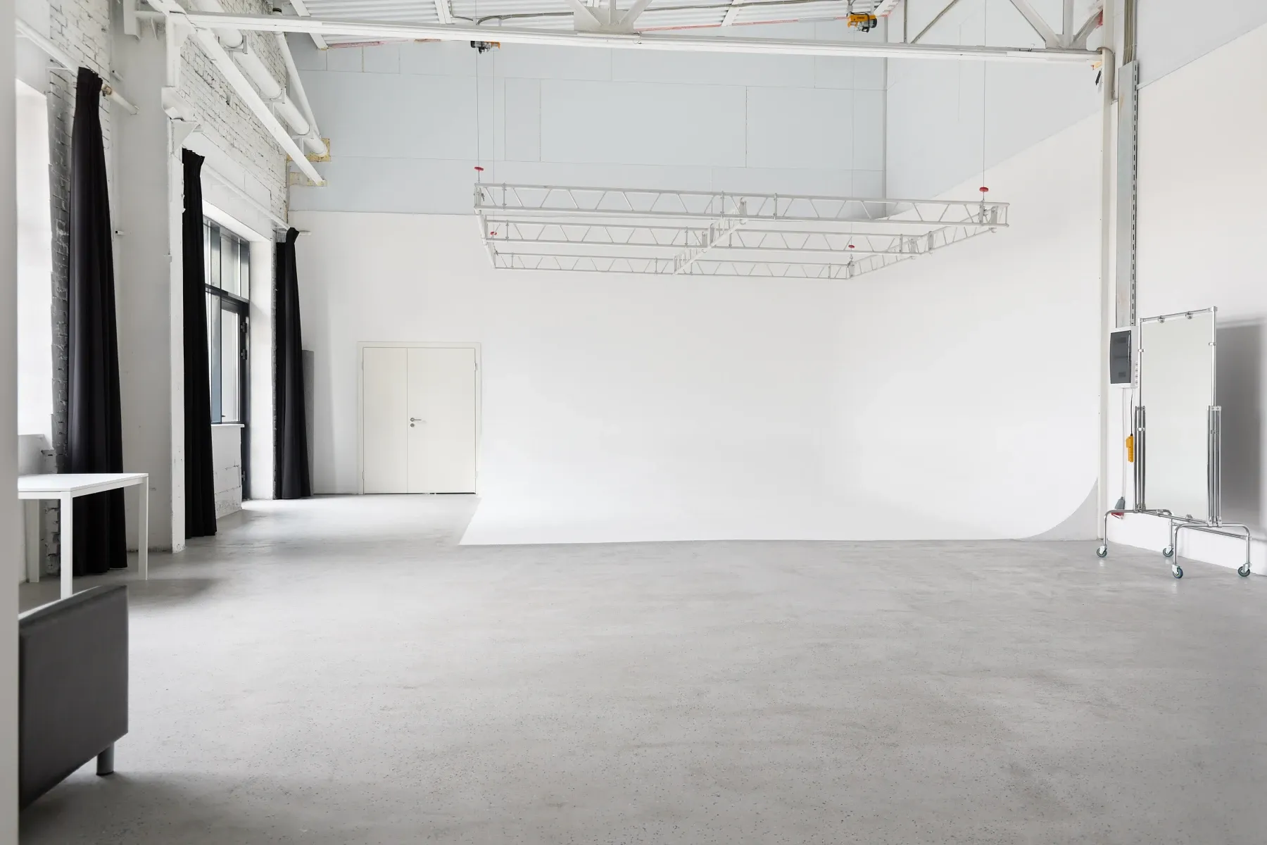 Аренда фотостудии MAYAK 2.0 Зал 150  в Москве | Фото 