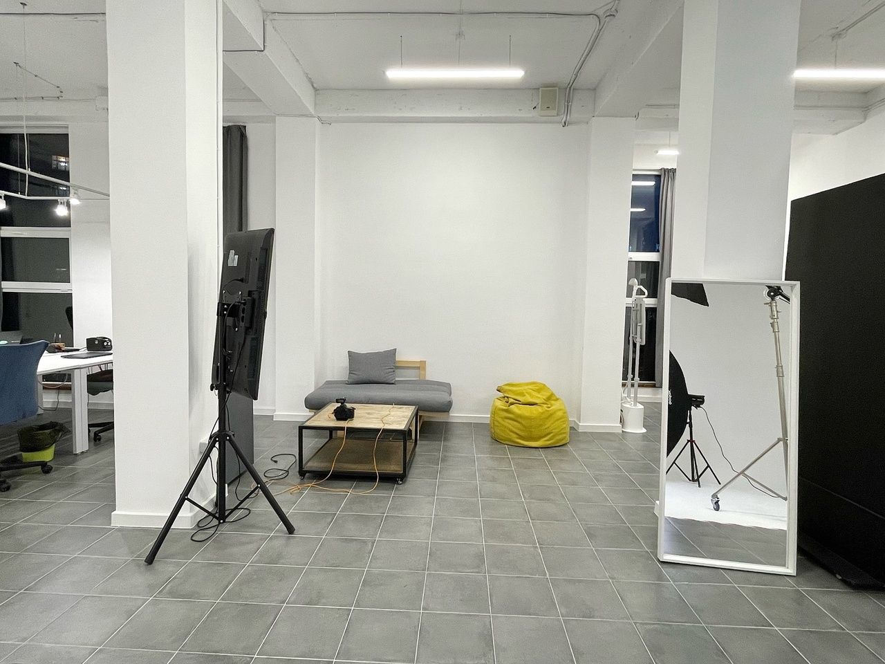 Аренда фотостудии FASHIONprod Зал Циклорама  В Сочи | Фото 