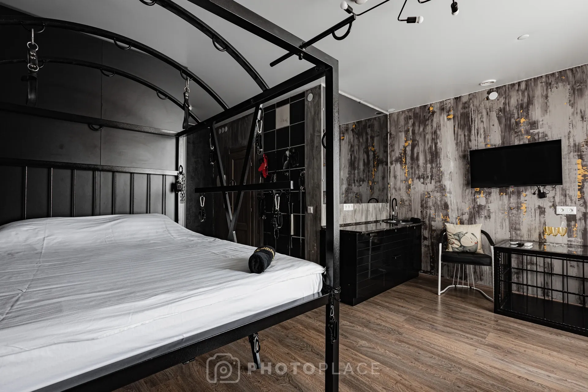 Аренда фотостудии Черный номер Зал Черный в Екатеринбурге | Фото 