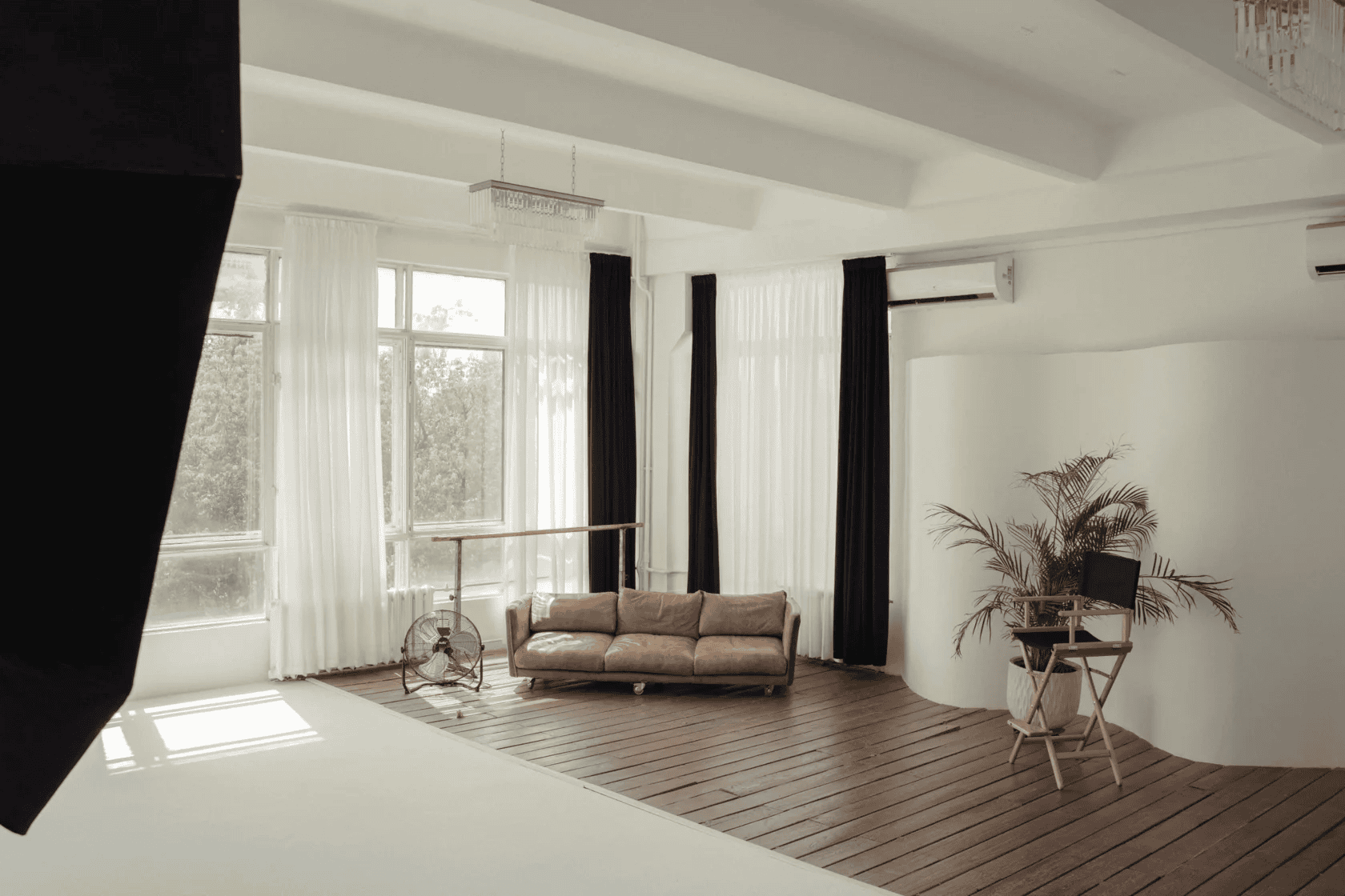 Аренда фотостудии OneTake studio Зал WHITE в Москве | Фото 