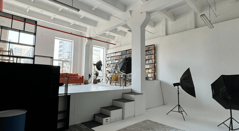 Аренда фотостудии Мамин Сибиряк Зал Основной  в Красноярске | Фото 