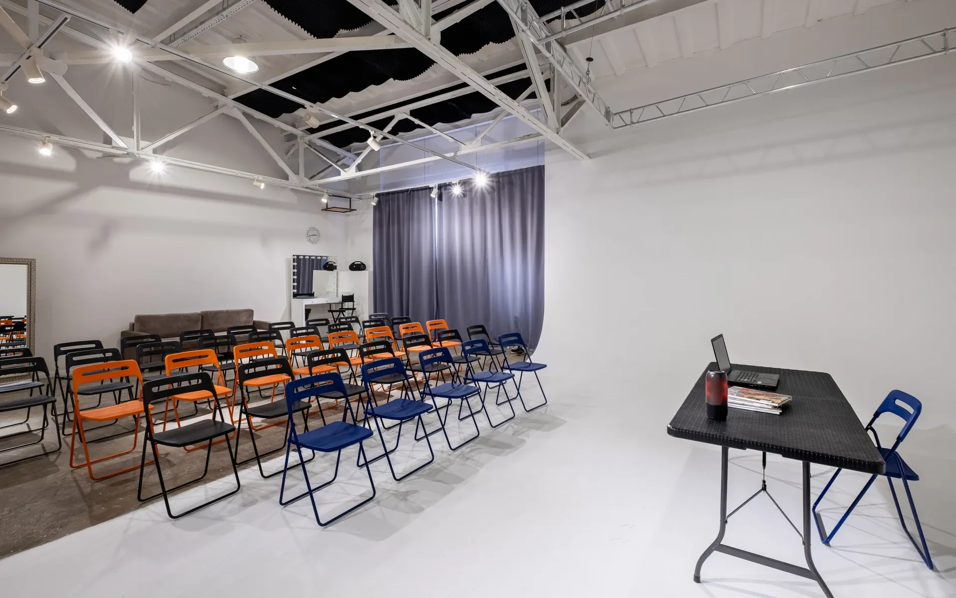 Аренда фотостудии MAYAK 1.0 Зал 130  в Москве | Фото 