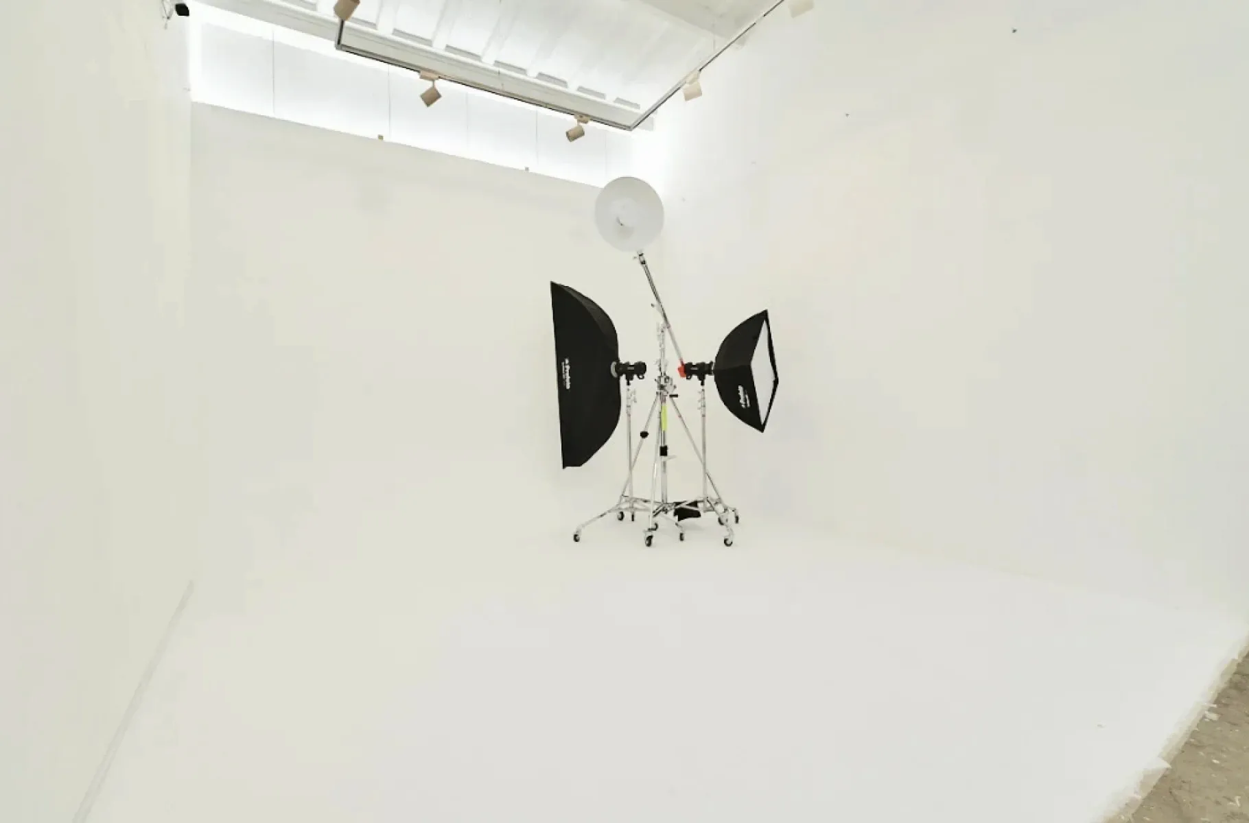 Аренда фотостудии MAYAK 1.0 Зал 70  в Москве | Фото 