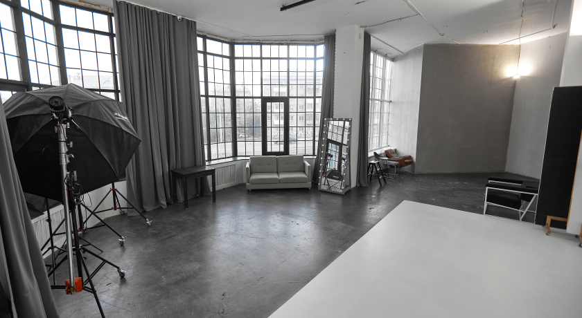 Аренда фотостудии PRIZMA Зал 1 в Екатеринбурге | Фото 