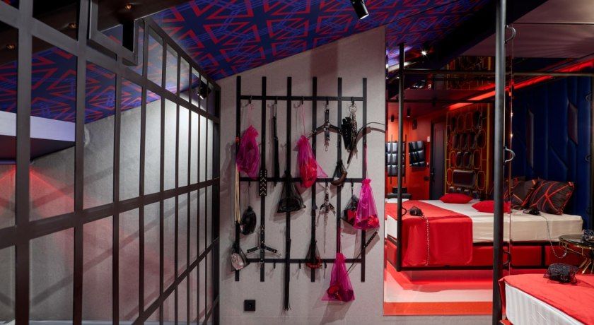 Аренда фотостудии 11Rooms Китай-город Зал  Красный Люкс / BDSM в Москве | Фото 