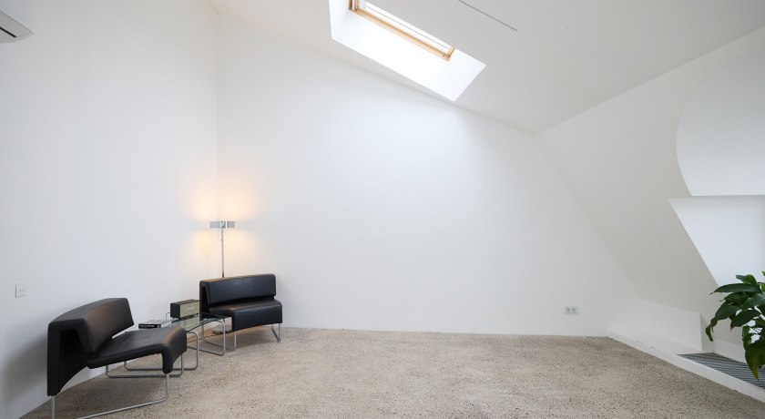 Аренда фотостудии SKYPOINT STUDIO К54/31 Зал ОСТРОВ в Санкт-Петербурге | Фото 