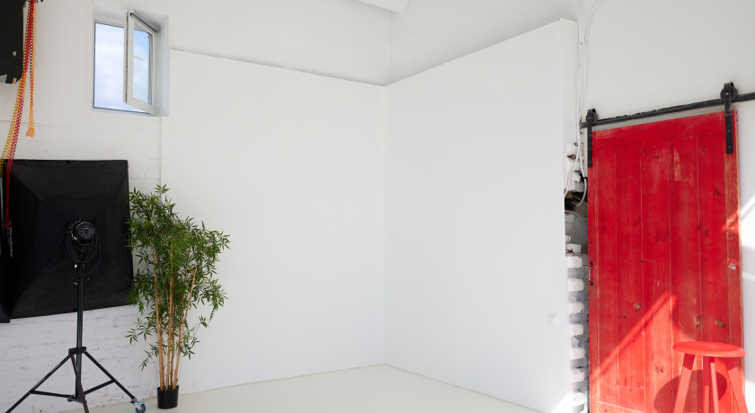 Аренда фотостудии SKYPOINT STUDIO Z33 Зал ВЕРХНИЙ в Санкт-Петербурге | Фото 