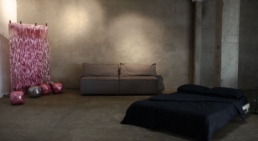 Аренда фотостудии луук буук Зал «БОЛЬНИЧНЫЙ ПЕРЕУЛОК 6» В Омске | Фото 