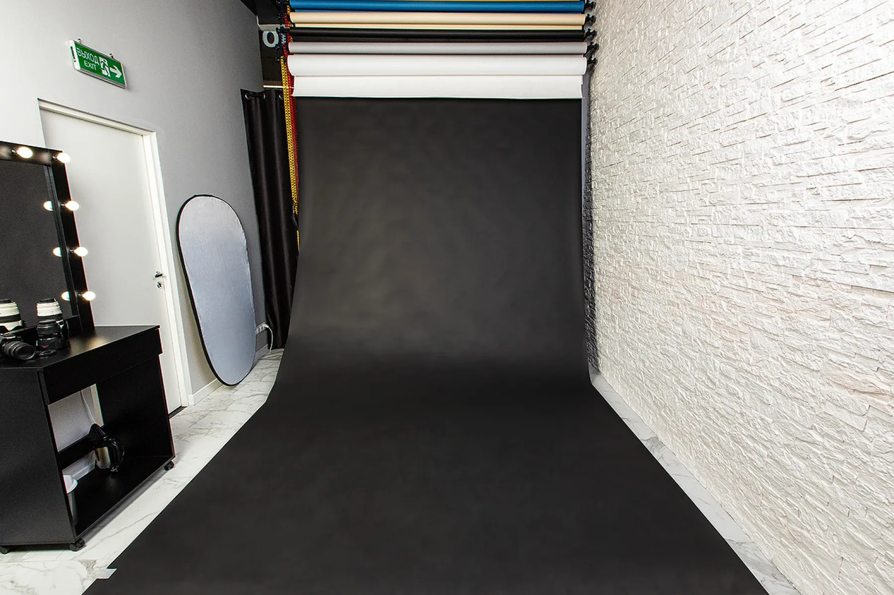 Аренда фотостудии АкулФото Зал Black & White в Москве | Фото 