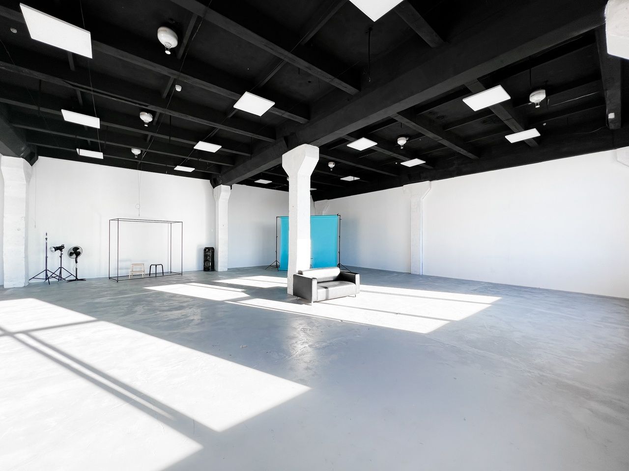 Аренда фотостудии LOFT Зал Большой В Ижевске | Фото 