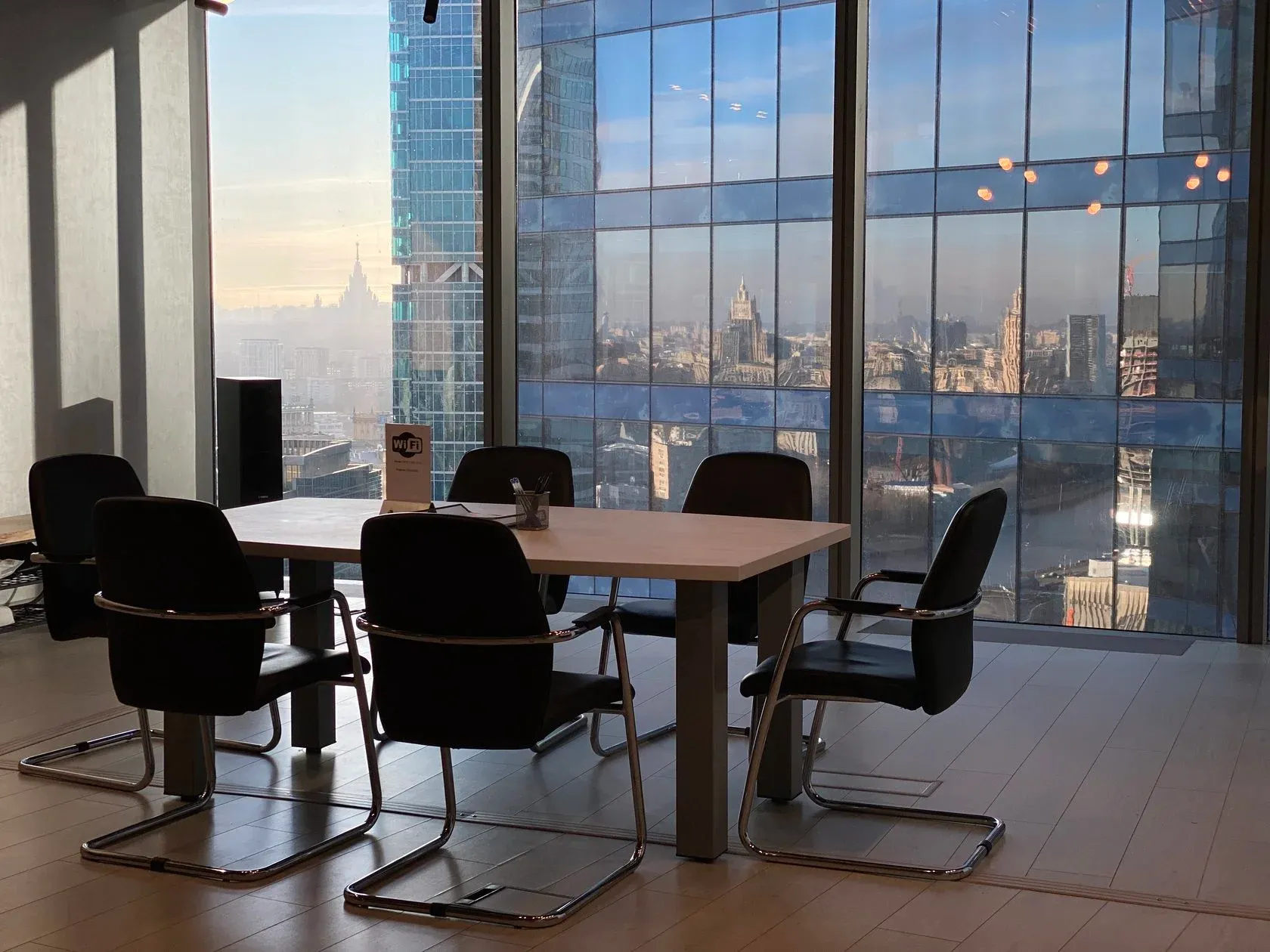 Аренда фотостудии ООО "Московский Офисный Центр" Зал Белый лофт в Москве | Фото 