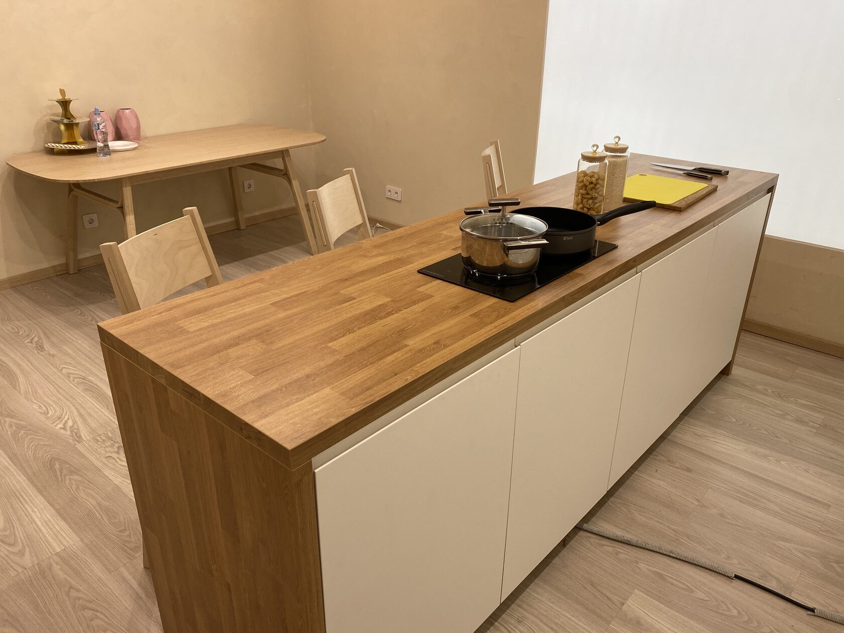 Аренда фотостудии YourStories Зал Кухня в Екатеринбурге | Фото 