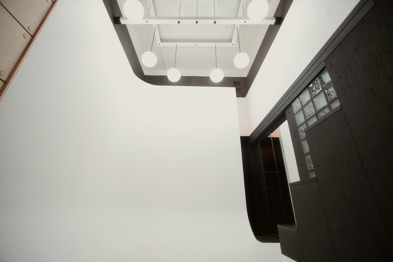 Аренда фотостудии ROOMS Зал Основной в Санкт-Петербурге | Фото 