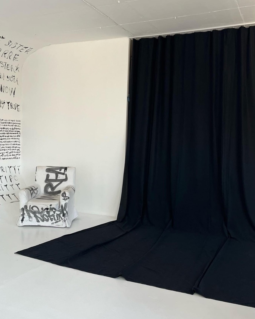 Аренда фотостудии MUA Зал Циклорама в Екатеринбурге | Фото 