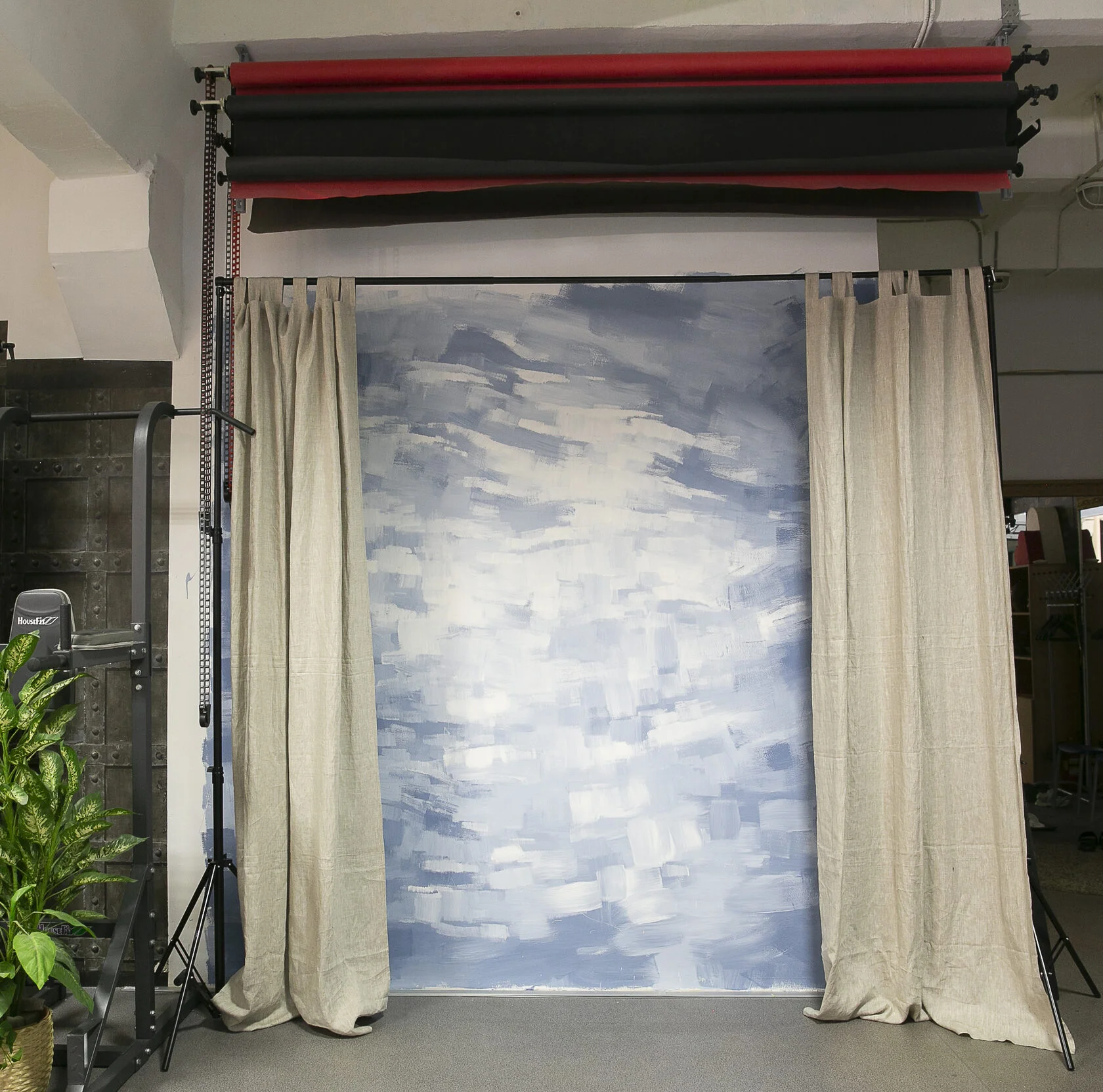 Аренда фотостудии  APERTURA фото-видео студия c аквазоной Зал Основной в Санкт-Петербурге | Фото 