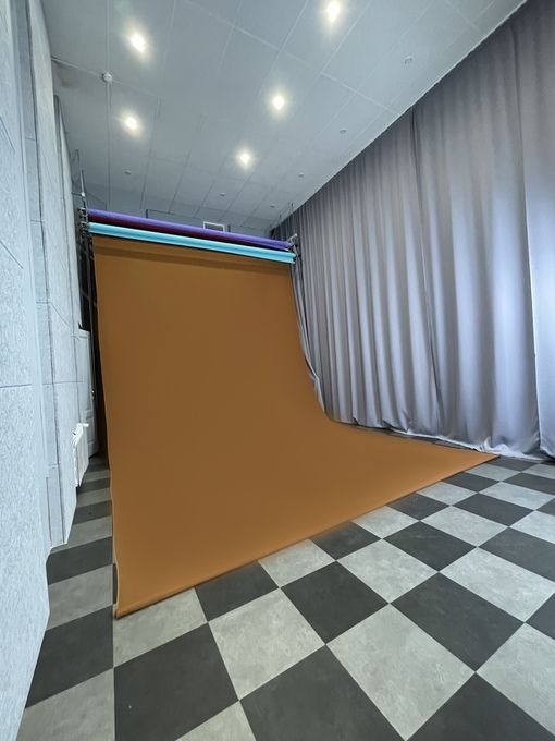 Аренда фотостудии STUDIO IN DK Зал Фоны в Новосибирске | Фото 