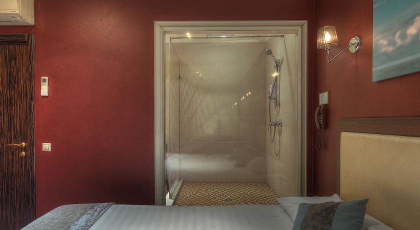 Аренда фотостудии 11Rooms Китай-город Зал  Красный Люкс / BDSM в Москве | Фото 