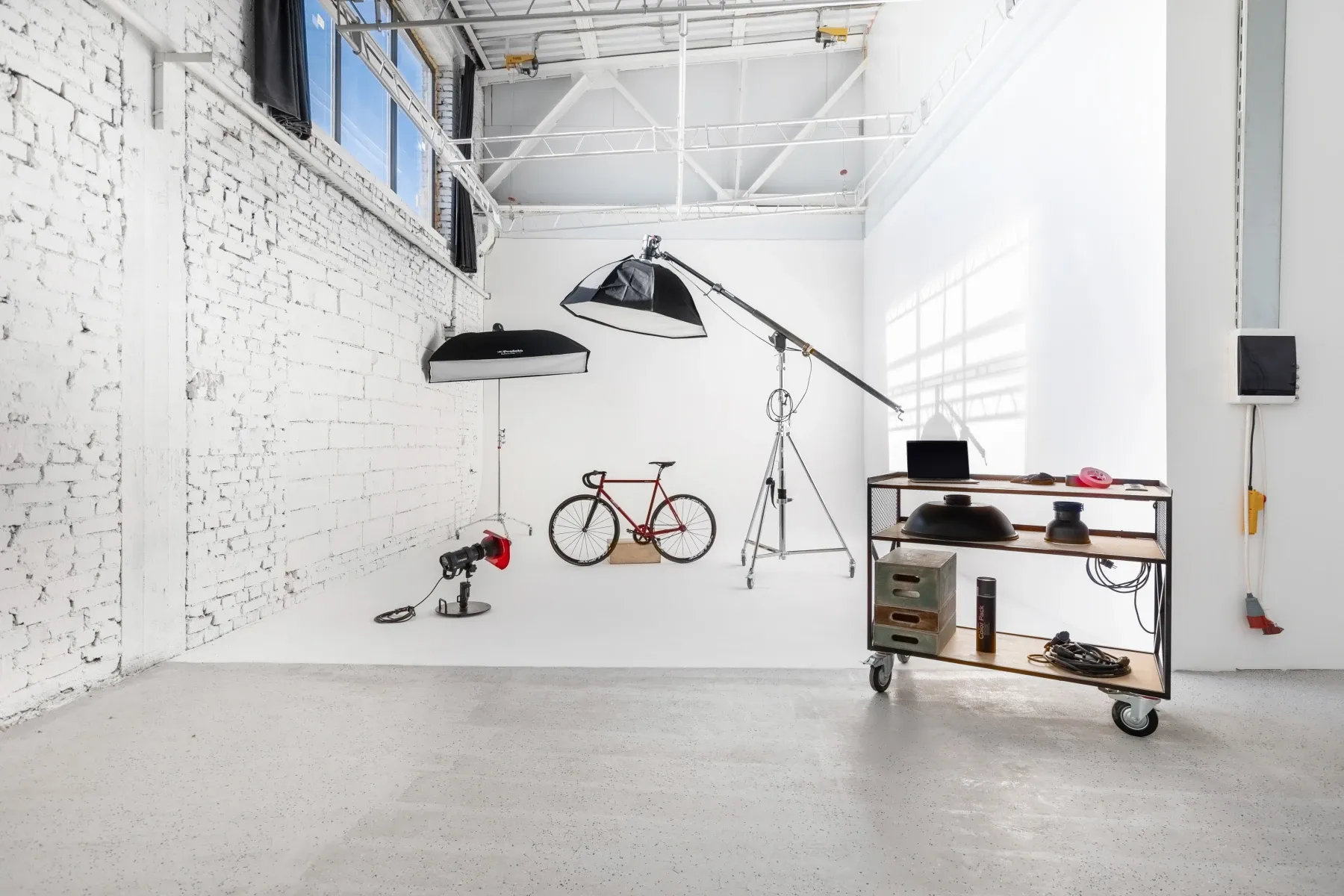 Аренда фотостудии MAYAK 2.0 Зал 100  в Москве | Фото 