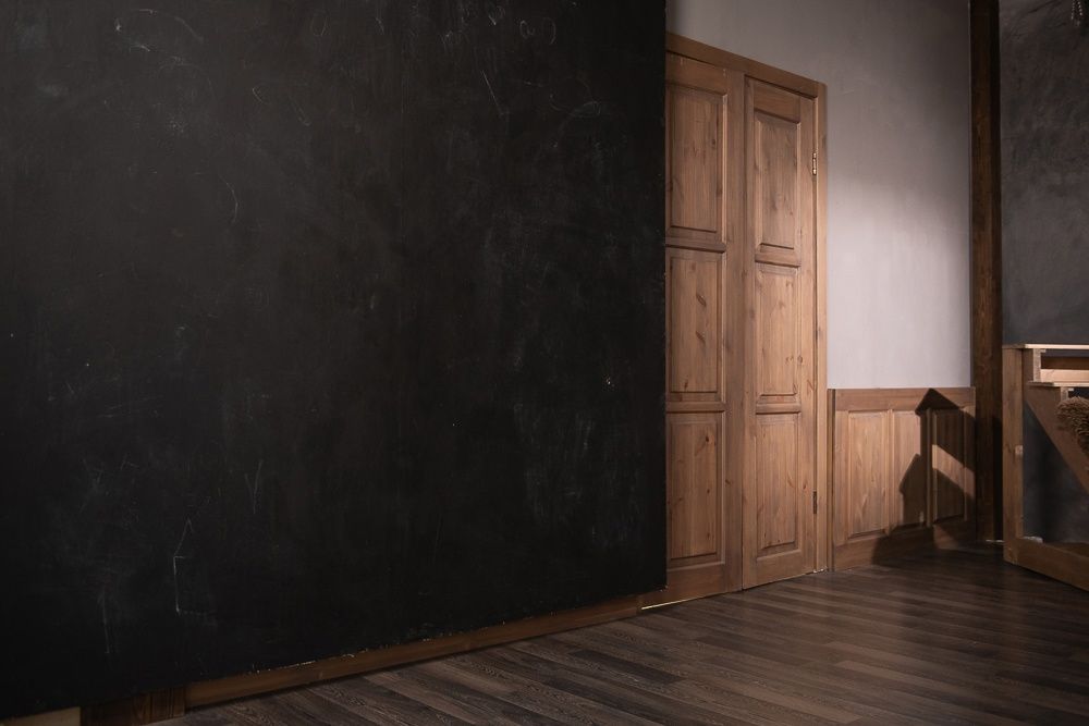 Аренда фотостудии Лампа Зал Для школьных фотосессий В Череповце | Фото 