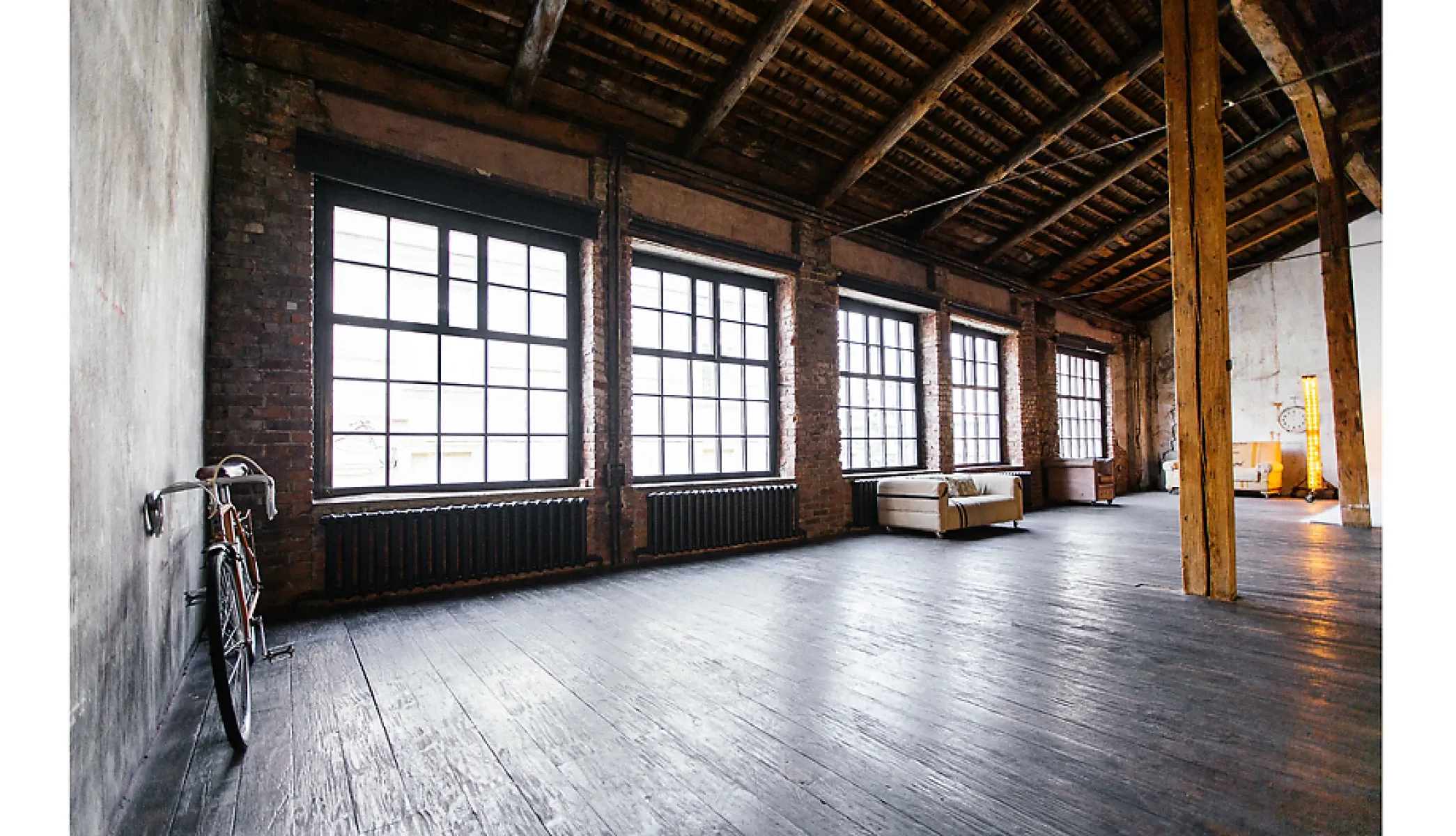 Аренда фотостудии White Хохловка Зал 250  в Москве | Фото 