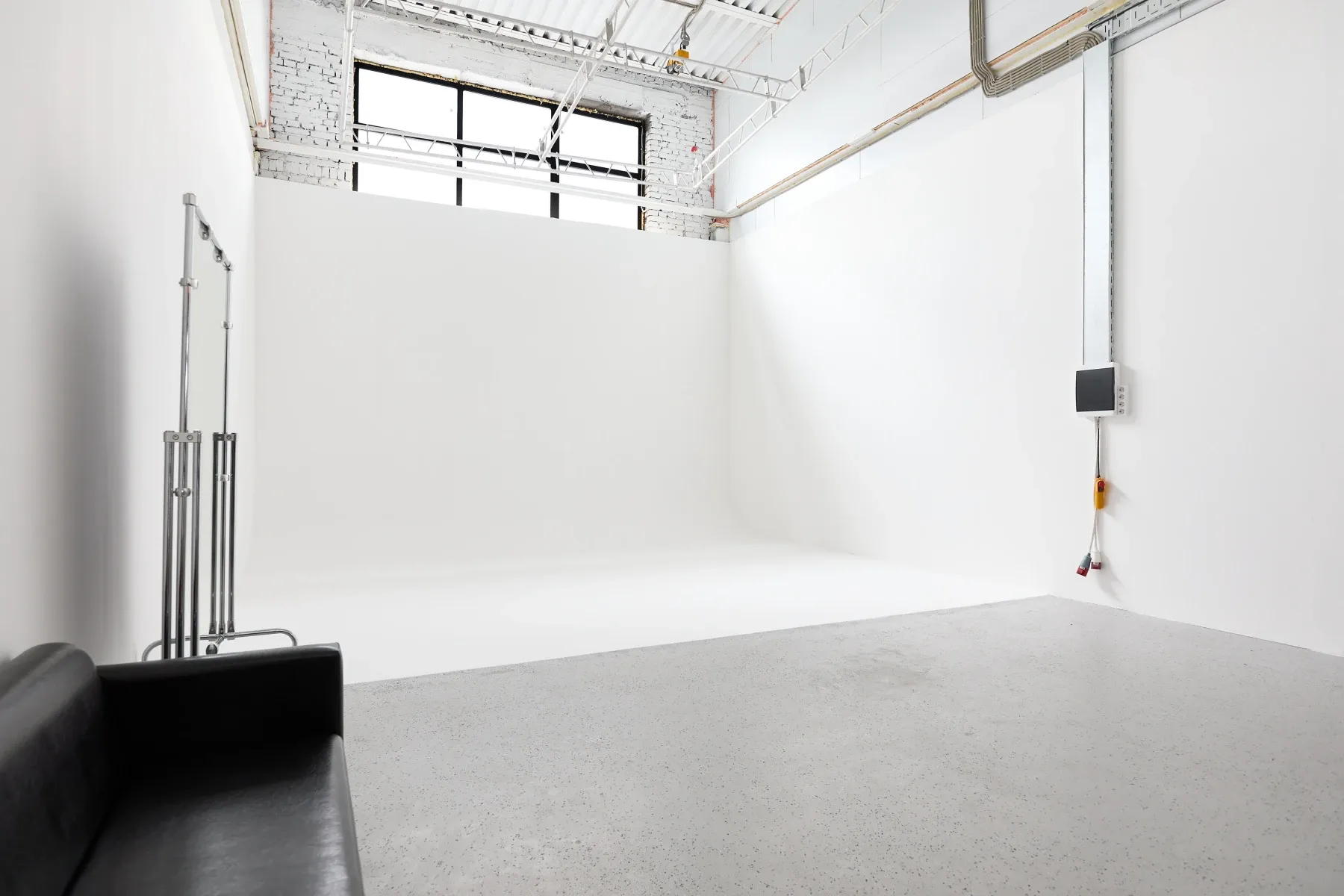 Аренда фотостудии MAYAK 2.0 Зал 65  в Москве | Фото 