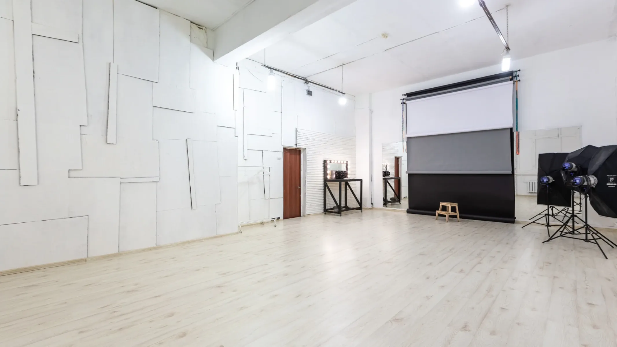 Аренда фотостудии PRIDE STUDIO Зал MILK  в Москве | Фото 