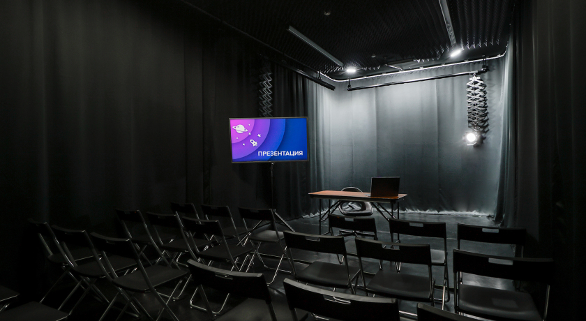 Аренда фотостудии Денис Золотов Зал С бумажными фонами для фото- и видеосъемки в Санкт-Петербурге | Фото 