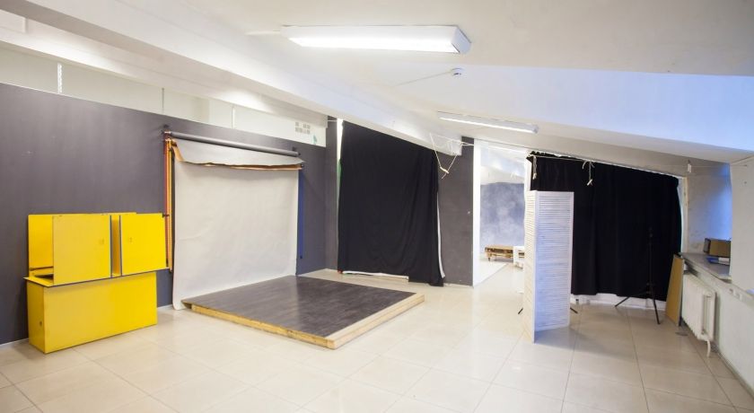 Аренда фотостудии 2D Зал Молоко  В Омске | Фото 