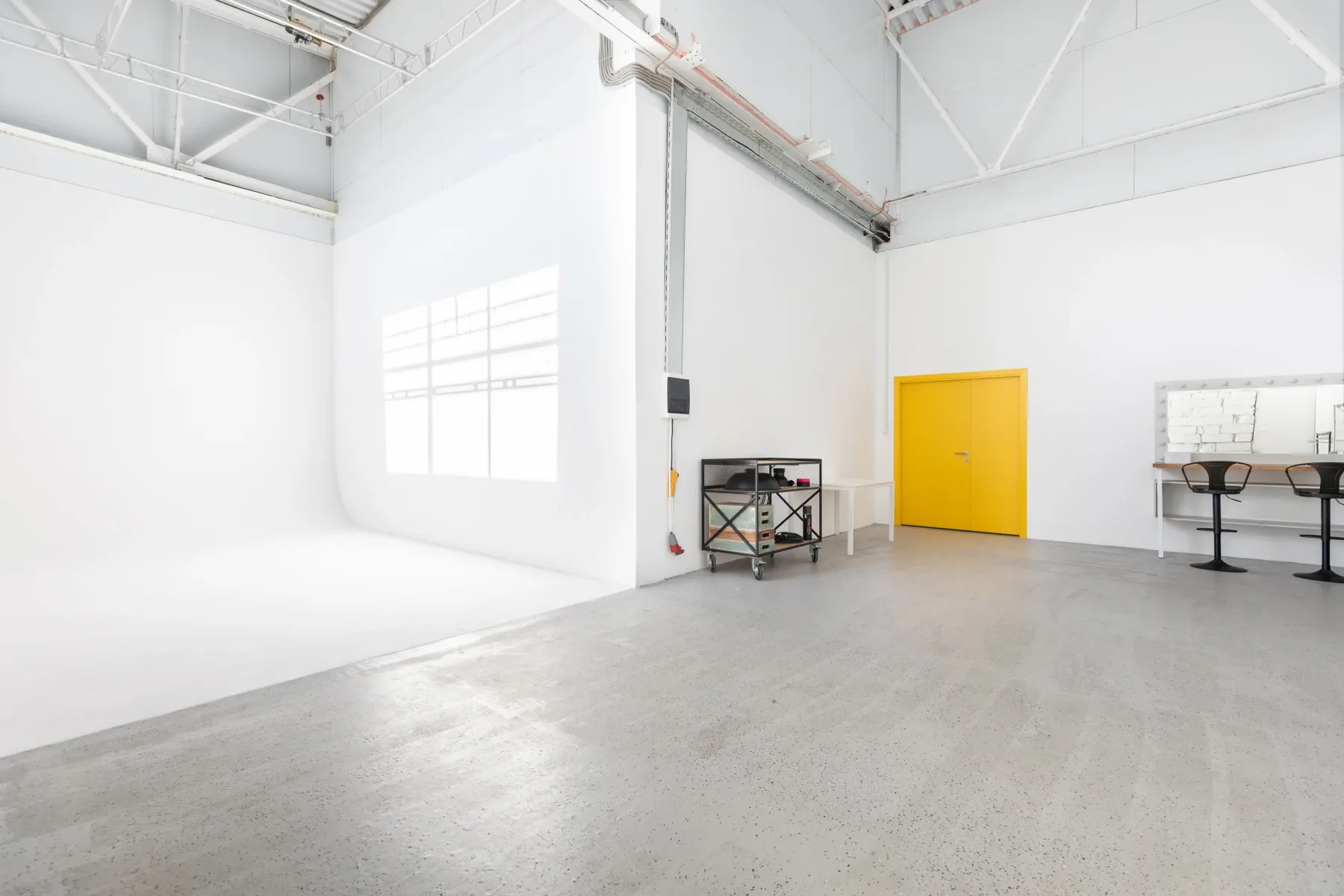 Аренда фотостудии MAYAK 2.0 Зал 100  в Москве | Фото 