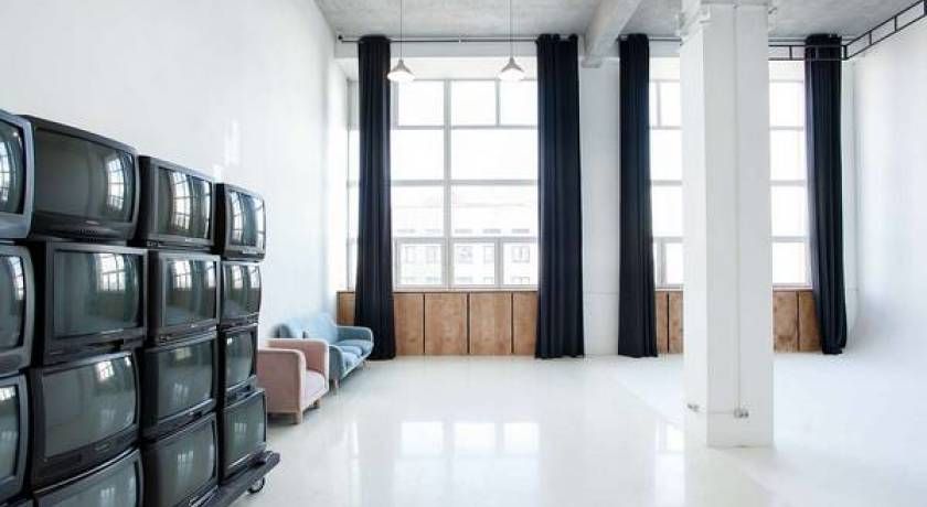 Аренда фотостудии QWEEX CAMPUS Зал BLANC в Москве | Фото 