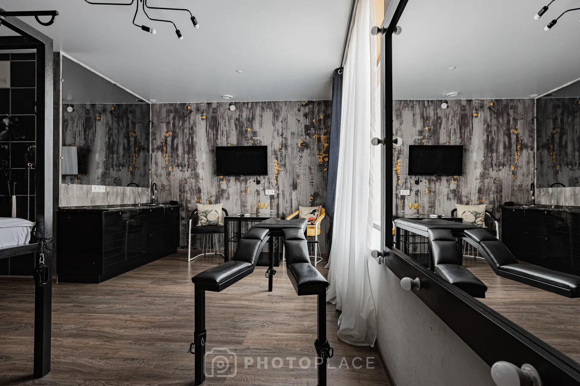 Аренда фотостудии Черный номер Зал Черный в Екатеринбурге | Фото 