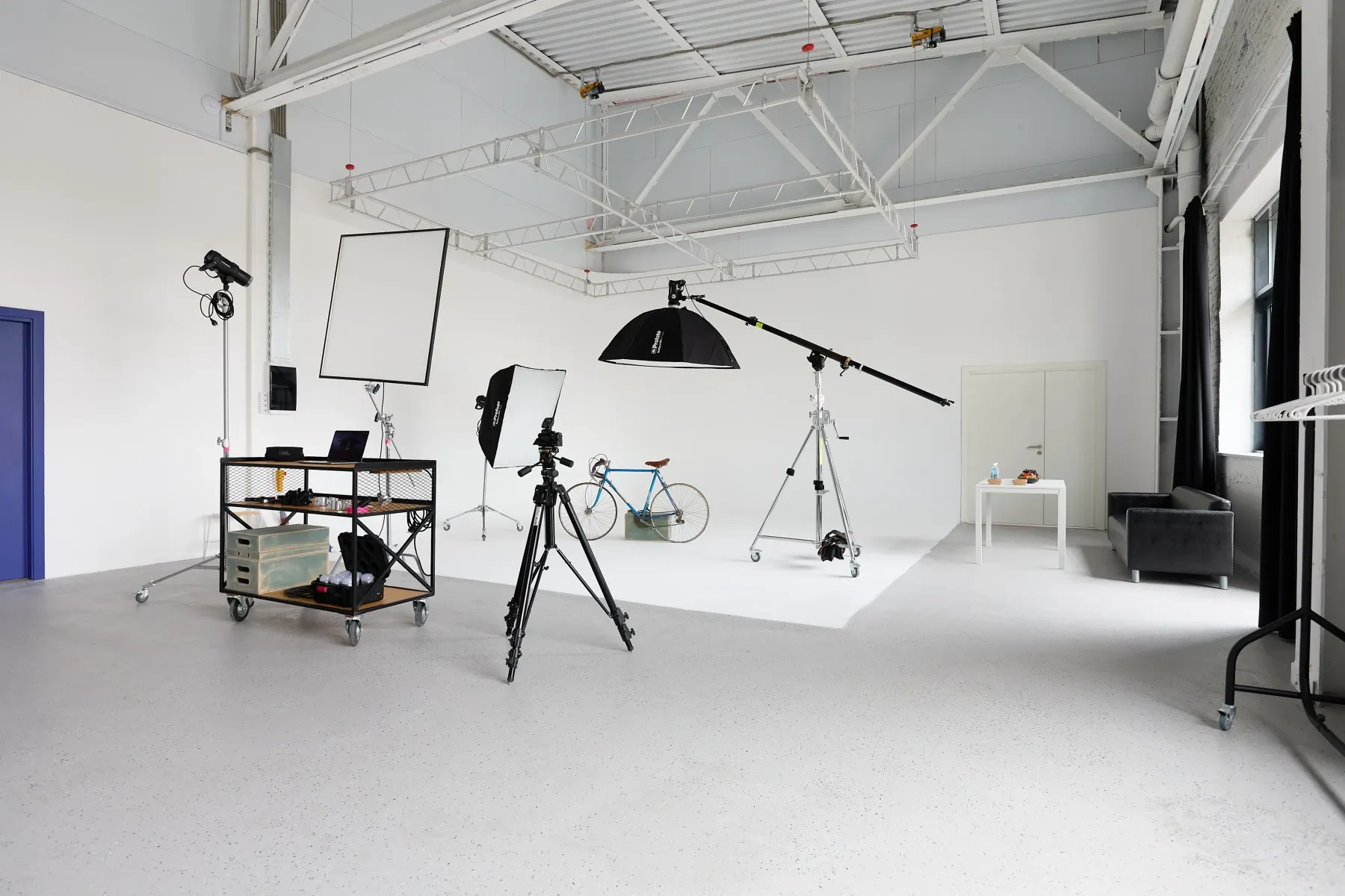 Аренда фотостудии MAYAK 2.0 Зал 120  в Москве | Фото 