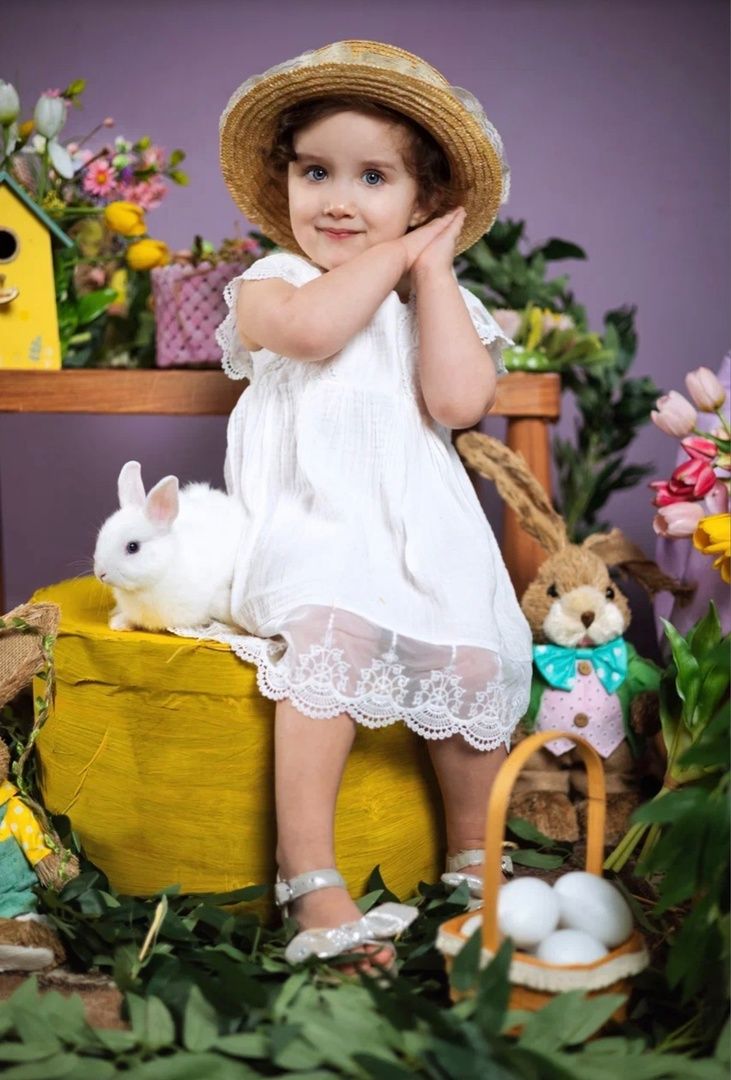 Аренда фотостудии Зоофотостудия Зал Стол с мимозой в Москве | Фото 