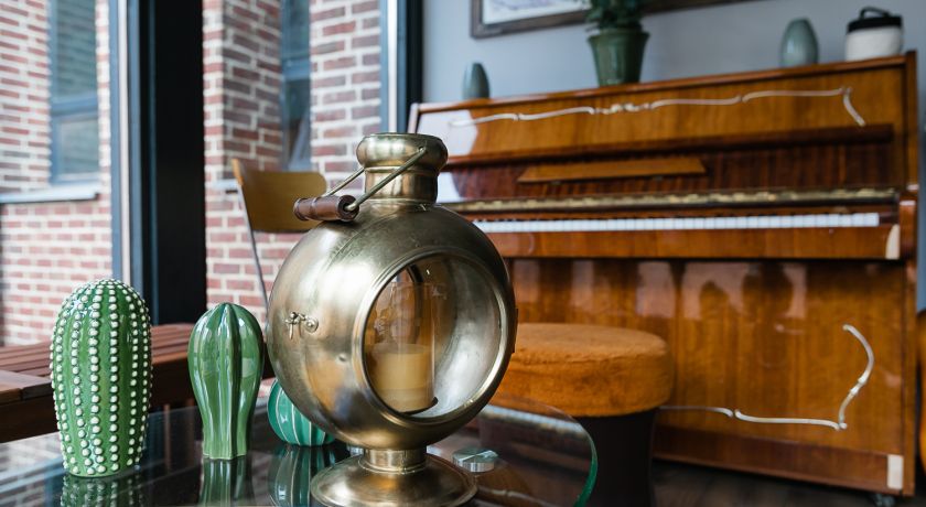 Аренда фотостудии Киностудия ТvоёКино Зал Комната с пианино в Москве | Фото 