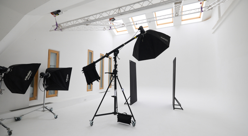 Аренда фотостудии SKYPOINT STUDIO К54/31 Зал ОСТРОВ в Санкт-Петербурге | Фото 